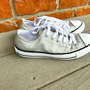 EUC Chuck Taylor converse silver glitter sneakers